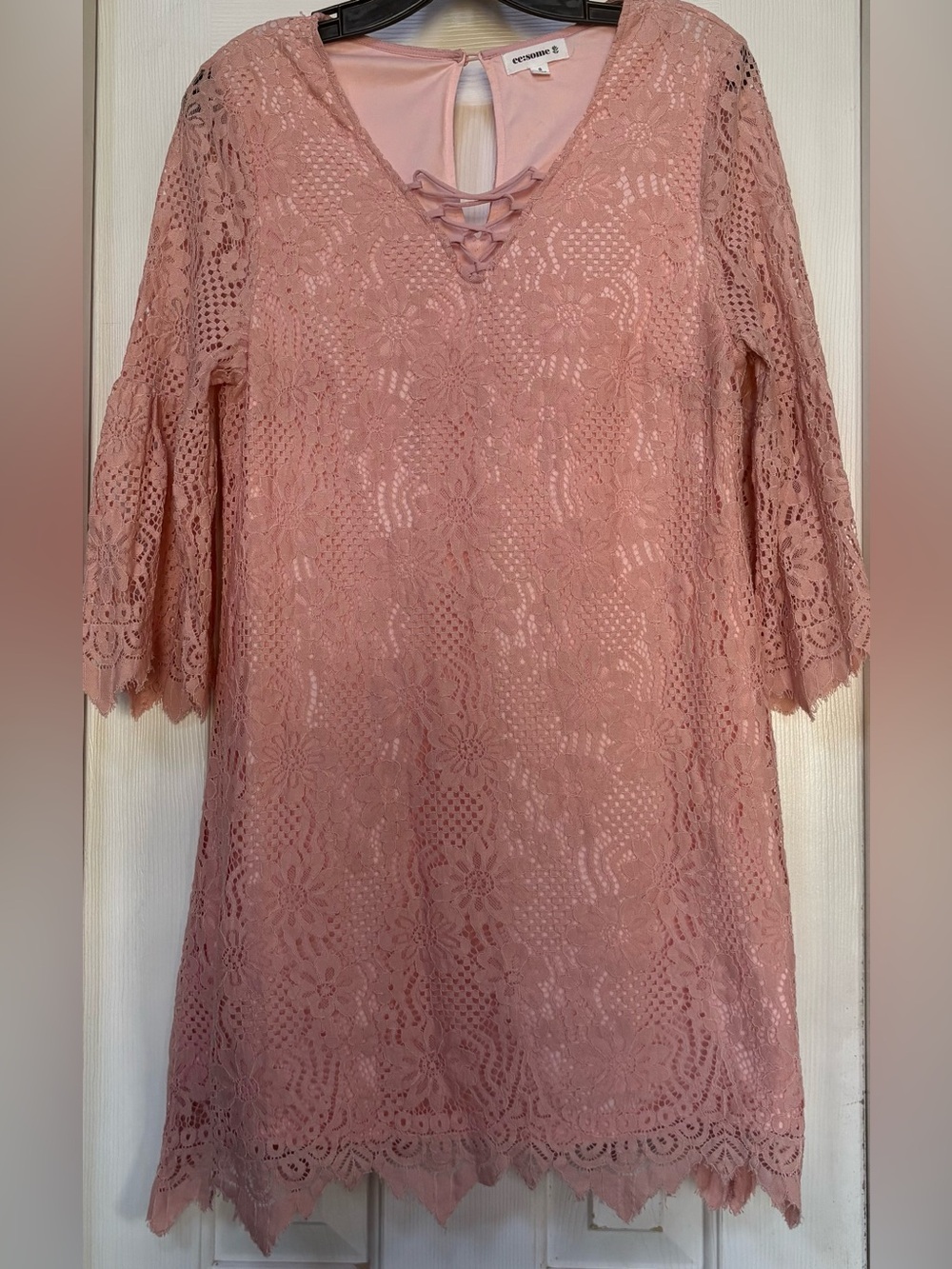 eesome Dusty Rose Lace Tunic with V-Neck and Tie Detail